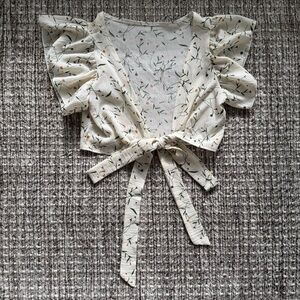 Shein Women’s Ditsy Floral Chiffon Self-Tie Crop Top Medium Cream